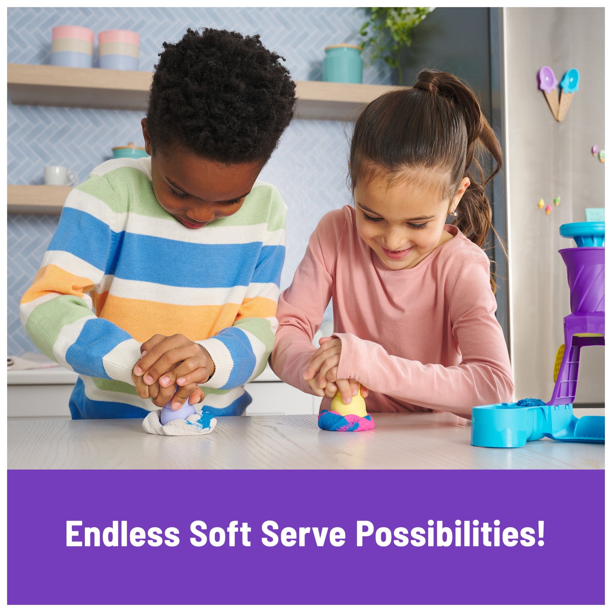 , Soft Serve Station with 14Oz Play Sand, 2 Ice Cream Cones & 2 Tools